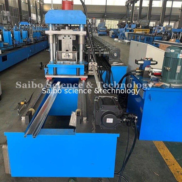 Automatically 90 Degree Hat Roll Forming Machine With Servo Feeding And Punching